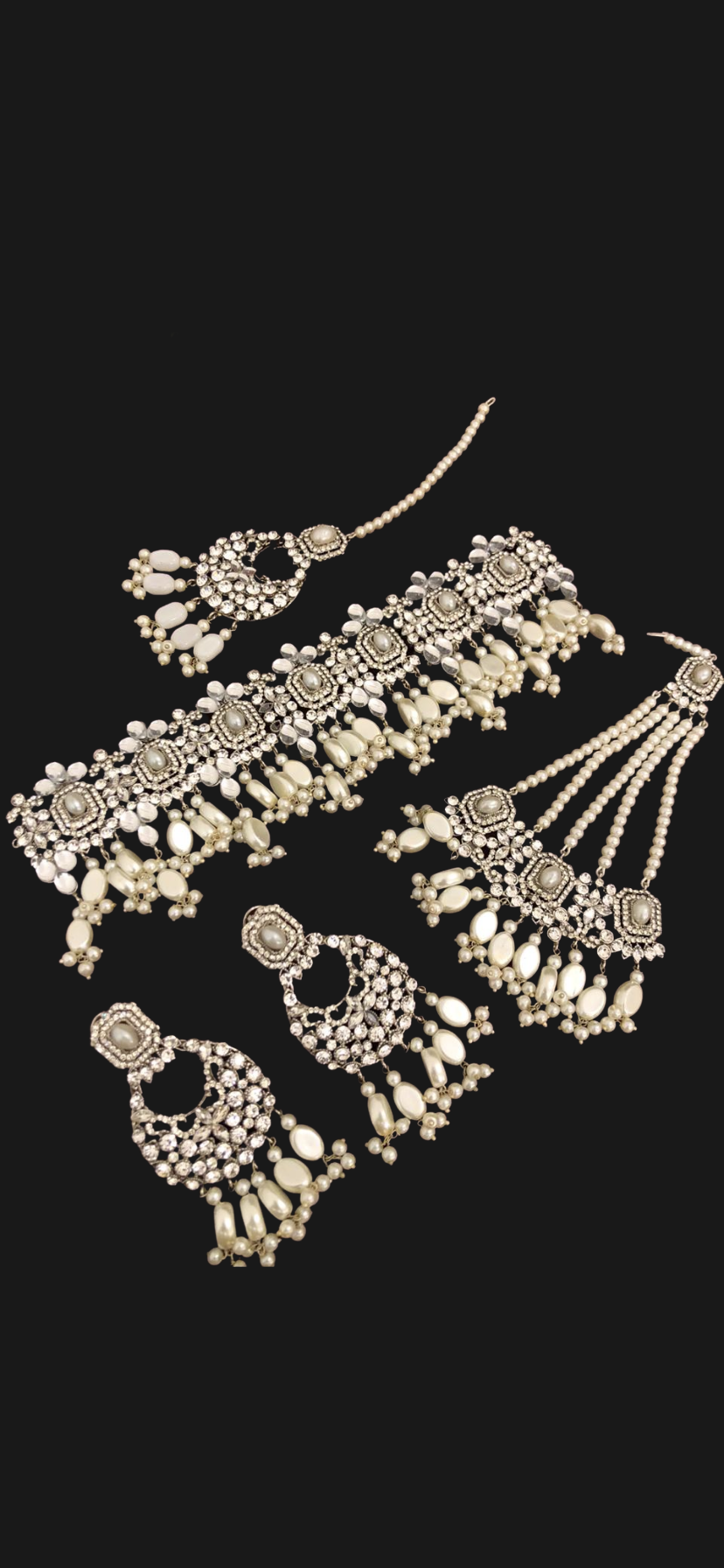 Manjus choker set with white pearls